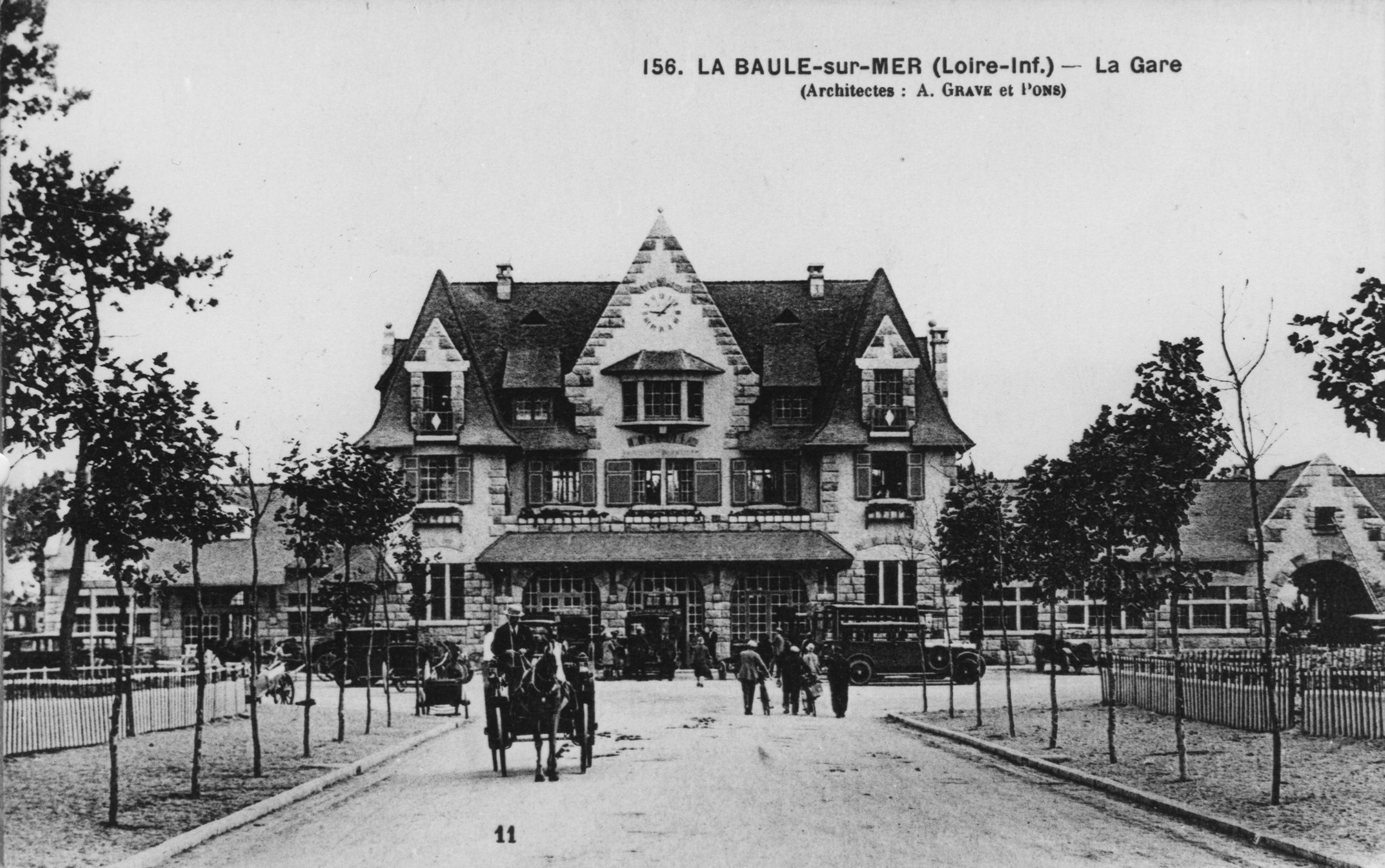 156. La Baule-sur-Mer (Loire-Inf.) - La Gare (Architectes : A. Grave et Pons)